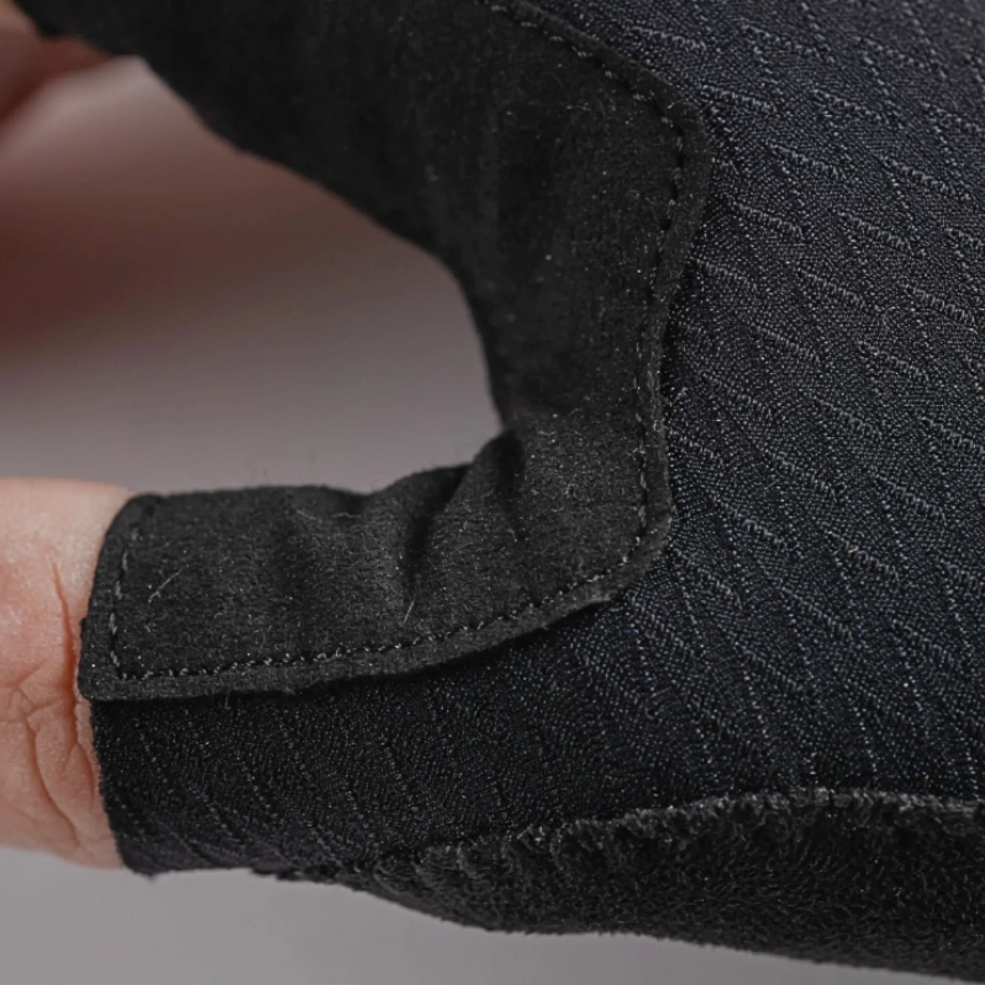 Isadore Unisex Signature Gloves, SS